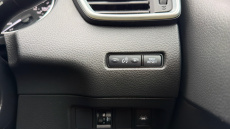 Nissan Qashqai 1.3 DiG-T N-Connecta 5dr [Glass Roof Pack] Petrol Hatchback